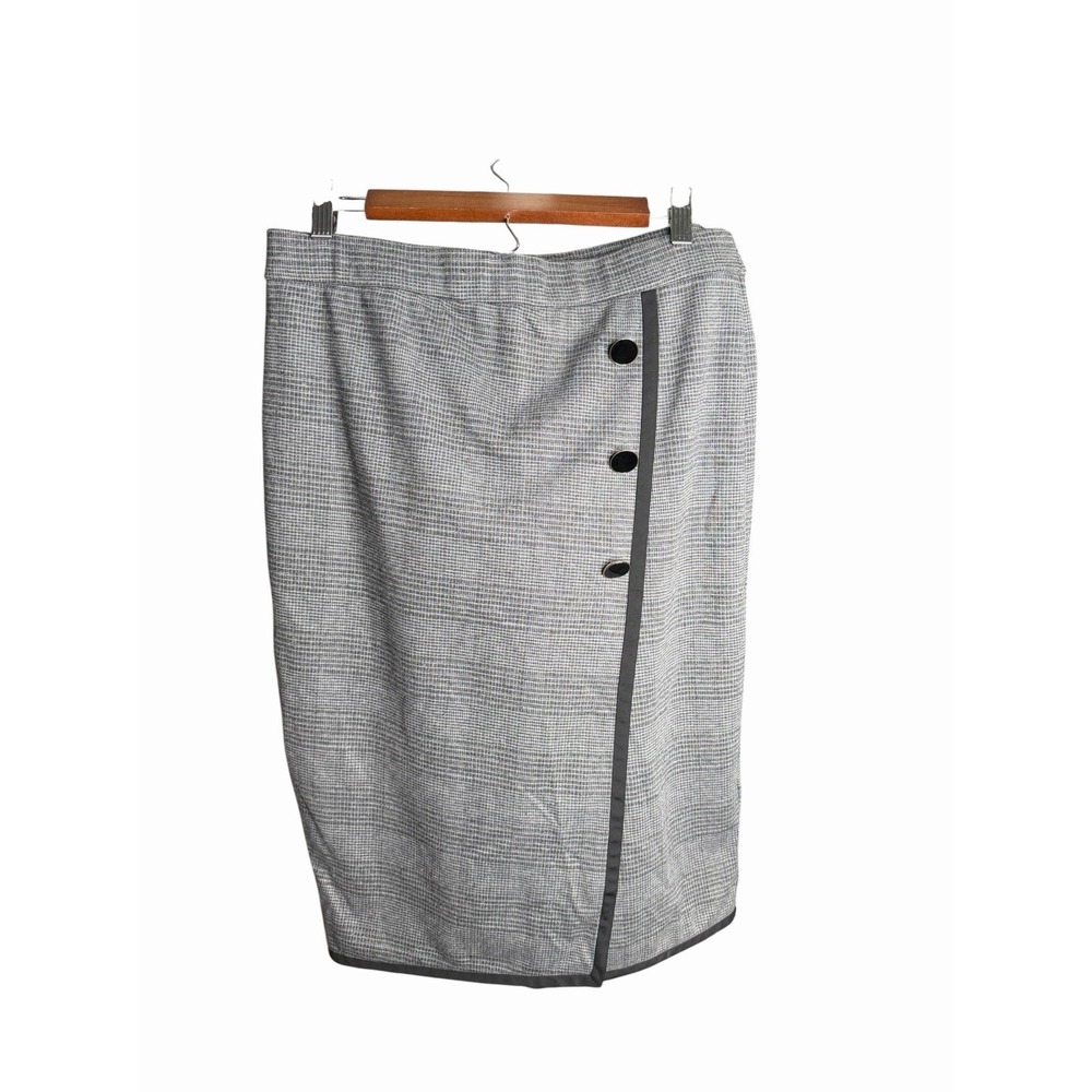 Ann Taylor Woman's  skirt Grey, Sz M NWOT Button Tweed Pencil Skirt